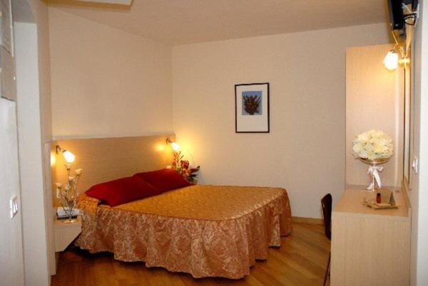 מונטלופו פיורנטינו Hotel Granducato מראה חיצוני תמונה