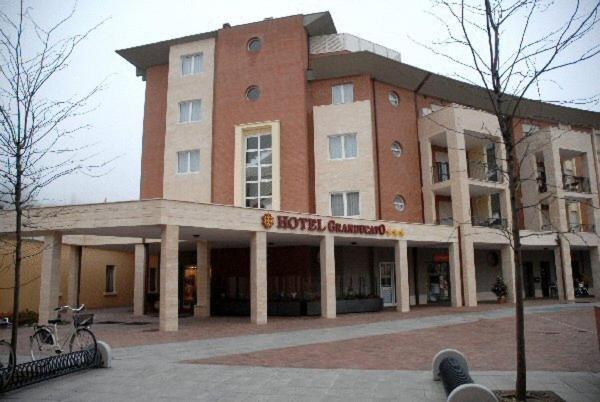מונטלופו פיורנטינו Hotel Granducato מראה חיצוני תמונה