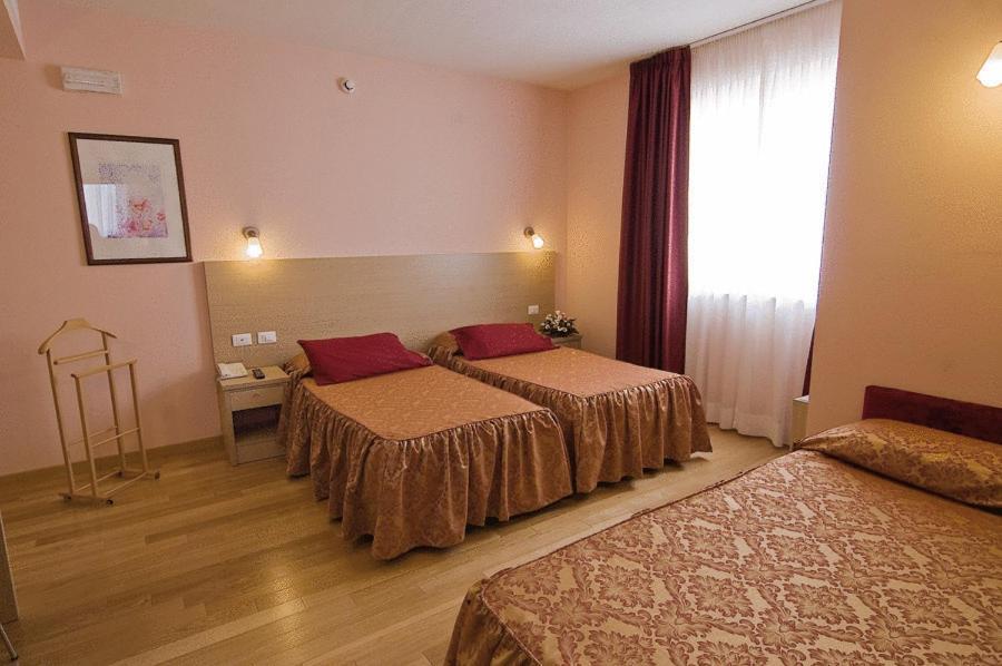 מונטלופו פיורנטינו Hotel Granducato מראה חיצוני תמונה