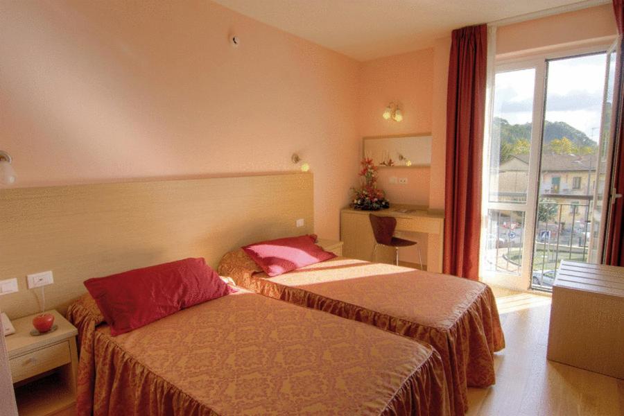 מונטלופו פיורנטינו Hotel Granducato מראה חיצוני תמונה